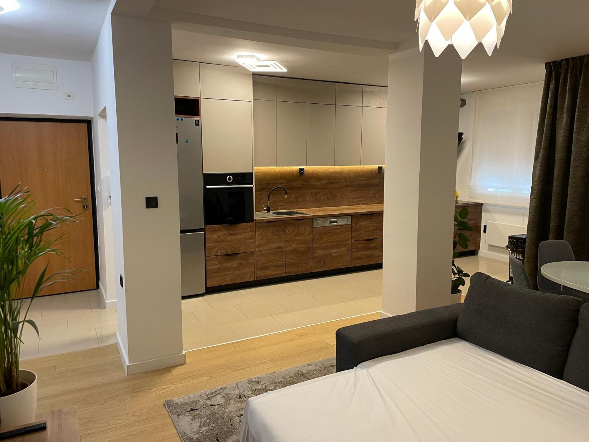 Apartman By The Center *
